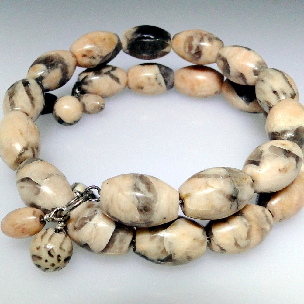 Memory wire stretch Agate bead bracelet unique